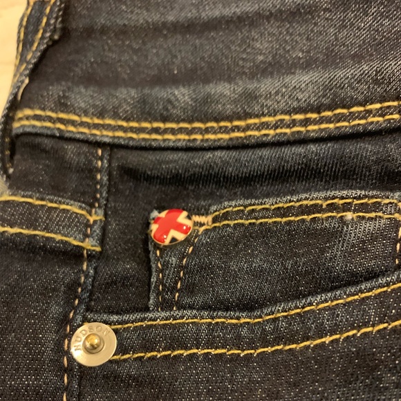 Hudson Jeans - Picture 5 of 6